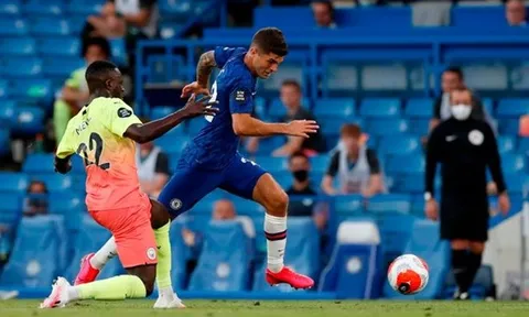 Thua đau, fan Man City điên tiết: "Cậu ta là của nợ lớn nhất lịch sử"