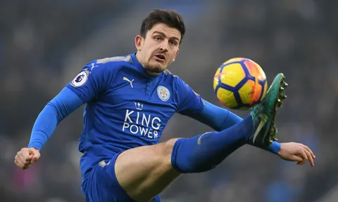 Fan Man Utd: "Mua cậu ấy đi, Maguire chỉ là Smalling da trắng mà thôi"