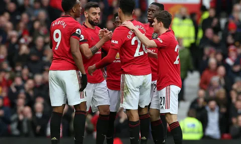 Fan Man Utd: "Phép màu Bồ Đào Nha, Pogba có thể biến đi được rồi"