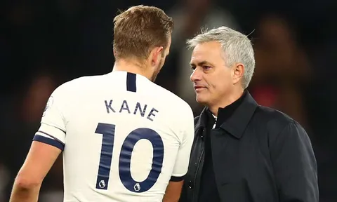 Ferdinand chỉ rõ người sẽ ngăn cản Harry Kane đến Man Utd