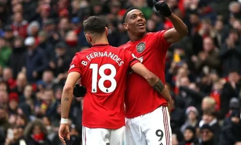 Fernandes "bực tức", chỉnh đốn Martial ngay 1 điều