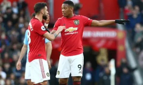 Fernandes tinh quái, Man Utd nhấn chìm 'gã hàng xóm' ở Old Trafford