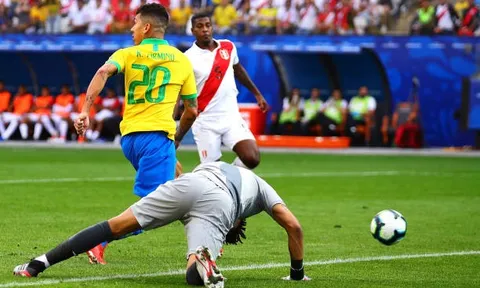 Firmino khiến NHM Selecao phát sốt với tuyệt kĩ "lườm rau gắp thịt" của Ronaldinho