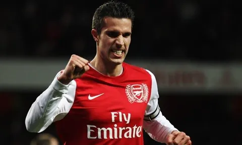 Van Persie dứt áo rời Arsenal, cựu thủ quân phản ứng ra sao?
