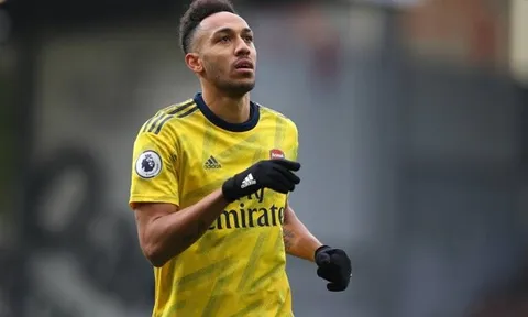 Neville chỉ thẳng sai lầm lớn của Arsenal ở vụ Aubameyang