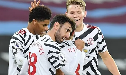 Bruno - McTominay - Fred đá chính, quá rõ vai trò của Pogba ở Man Utd