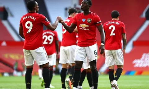 Neville tuyên bố thẳng thắn, Ole đang sử dụng Pogba sai vị trí?