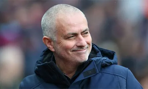 Gạt Arsenal và Liverpool, 'á quân kiến tạo' bán mình cho Mourinho