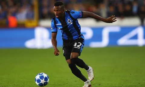 "Xé lưới" cả Real và Man United, sát thủ Nigeria được "chào bán" giá bao nhiêu?