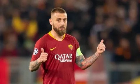 Huyền thoại Roma bày tỏ "tình yêu" với Man United