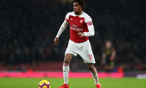 "Ngày cuối TTCN rất điên rồ, tôi ký giấy tờ cố rời Arsenal"