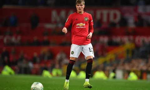 Fan Man Utd: "Giờ tôi mới biết cậu ấy còn giỏi hơn cả Luke Shaw"