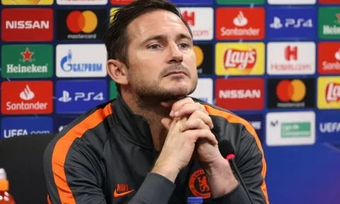 Jamie Redknapp chỉ ra đối thủ lớn nhất của Chelsea hiện tại