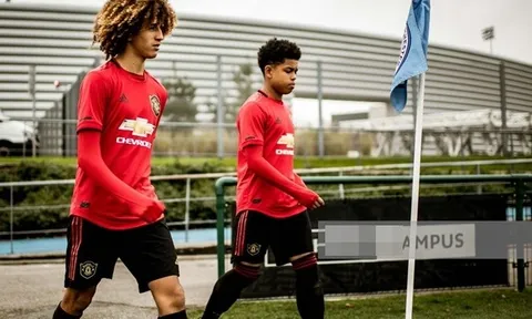 Quá ảo diệu, 'Pogba 2.0' khiến đồng đội Man Utd bực tức trên sân tập