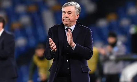 HLV Everton: “Ở Italia, bạn không được phép làm điều đó”