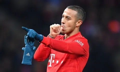Mất Thiago, Bayern quyết chiêu mộ 2 "kẻ thừa" của Premier League