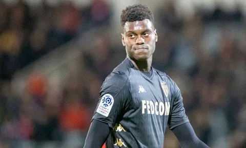 Hậu vệ của Monaco xác nhận được Man United tiếp cận