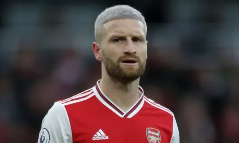 Arsenal chiêu mộ Mustafi dựa vào số liệu thống kê