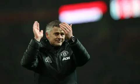 CHÍNH THỨC: Man United trở thành "nạn nhân" tiếp theo của COVID-19