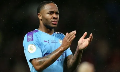 Man City tự tin "trói chặt" Raheem Sterling trước sự dòm ngó từ Man United