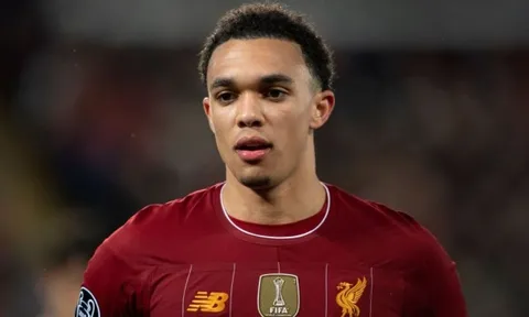 Cựu sao MU: "Cậu ấy sẽ vượt qua Gary Neville trong tương lai"
