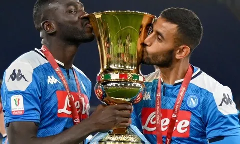 CHÍNH THỨC: "Đá tảng" Napoli dương tính với COVID-19