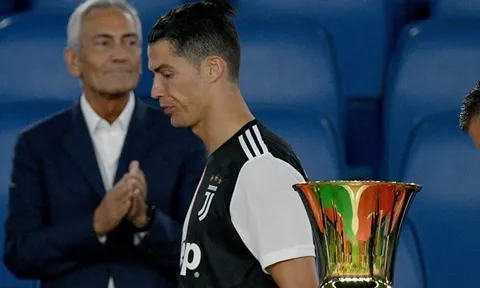 Sarri tức giận, chỉ trích Ronaldo và Dybala sau thất bại của Juventus