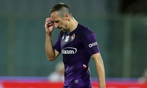 SỐC! Franck Ribery gặp họa, CĐV Fiorentina buông lời mỉa mai