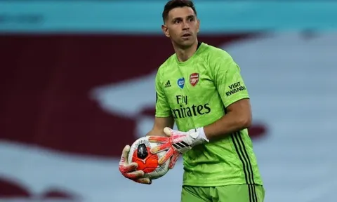 Phũ phàng, Arteta sẵn sàng tống khứ người hùng FA Cup của Arsenal