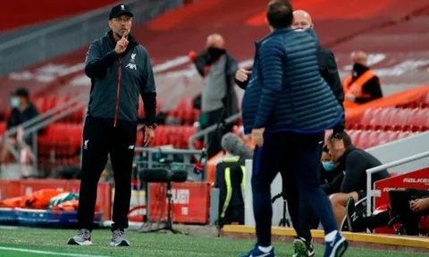 Vì sao Lampard và Klopp "xung đột" ngoài đường pitch?