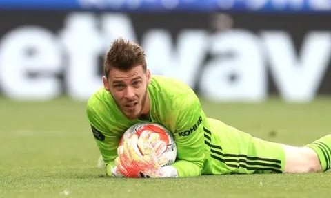 Tạo sự cạnh tranh cho De Gea, Man United nhắm "báu vật" của Napoli