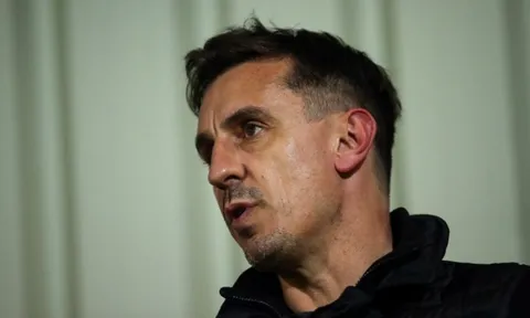 Gary Neville nóng ruột sau khi Man United bị loại