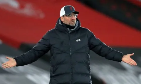 Liverpool kém "may mắn" hơn Man United?