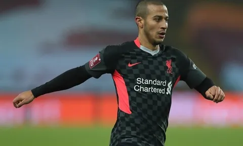 Tỏa sáng rực rỡ, Thiago được huyền thoại Liverpool đưa lên mây