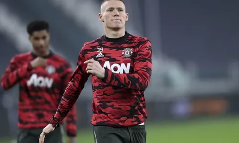 XONG! Rõ lý do "thủ lĩnh" Man United vắng mặt thời gian qua