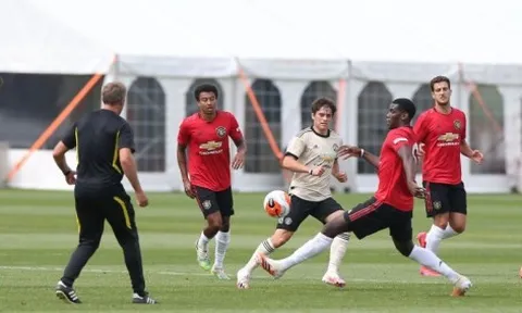 SỐC! Man United hủy bỏ đá giao hữu khi HLV Michael O’Neill dương tính COVID-19