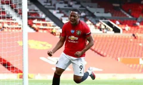 Nổ hattrick, Anthony Martial lập kỷ lục đáng nể ở M.U