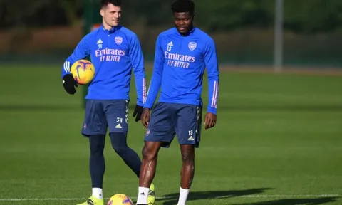 Đá cặp 6 trận cùng bom tấn Arsenal, Xhaka phải buông lời thật lòng
