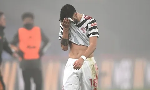 Solskjaer lo ngại về tình hình của Bruno Fernandes