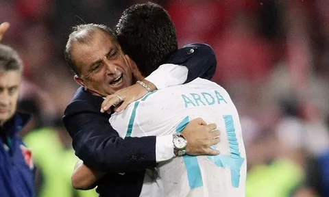Thoát khỏi COVID-19, bạn thân của Mourinho viết tâm thư xúc động