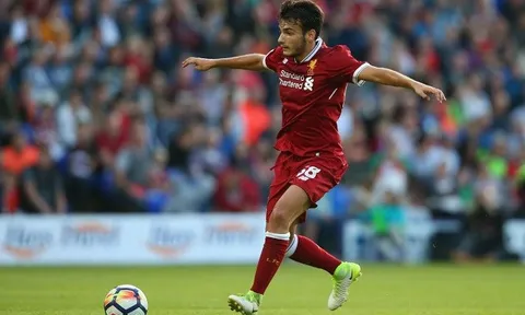 “Người thừa’’ của Liverpool chuẩn bị trở lại cố hương