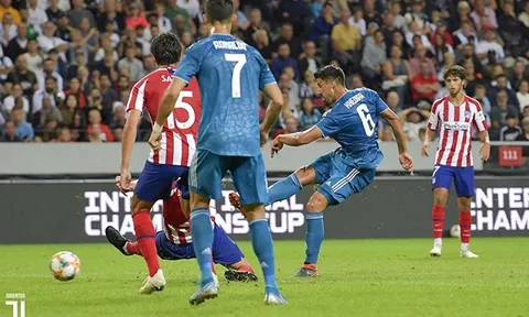 Ghi bàn cho Juventus, nhà cựu vô địch World Cup được giữ lại