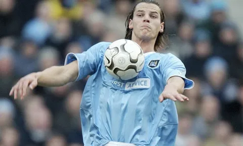 "Gia nhập Man City là quyết định tồi tệ nhất của tôi"