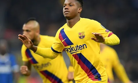 Giám đốc Barca lên tiếng, Man Utd vỡ mộng sở hữu "thần đồng 16 tuổi"