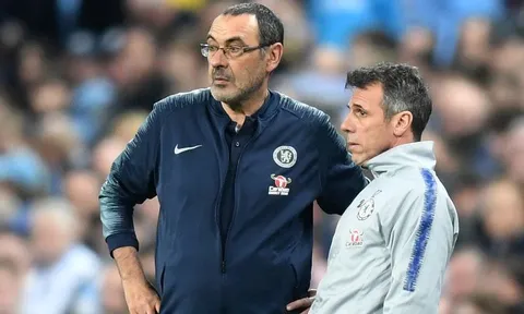 Gianfranco Zola: "Ông ấy khiến các cầu thủ nhàm chán"