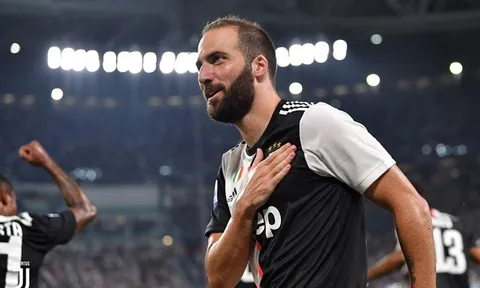 Giữa đại dịch, sao Juventus làm điều khiến tất cả tranh cãi