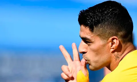 Giúp Barca đánh bại Getafe, Suarez đáp trả CĐV đội nhà "cực gắt"