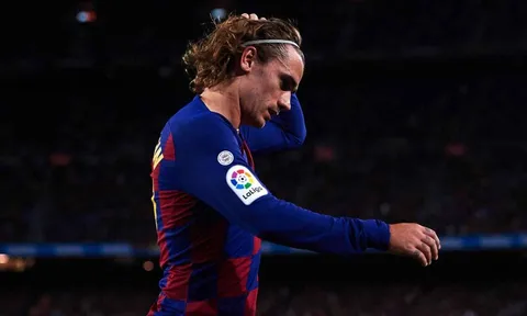 Sai lầm của Griezmann khiến Barca thêm hỗn loạn