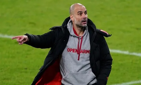 Guardiola "nổi điên" với VAR sau chiến thắng của Man City