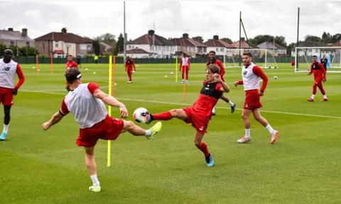 Hàng loạt gương mặt lạ xuất hiện trong buổi tập của Liverpool